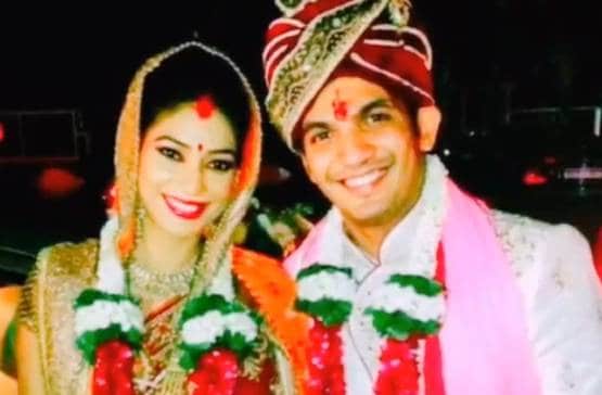 लॉकडाउन में अर्जुन बिजलानी ने सेलिब्रेट की एनिवर्सरी, दिया रोमांटिक पोज