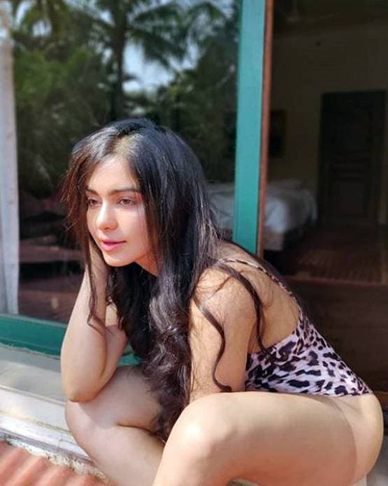 डेब्यू मूवी हिट तब भी नहीं बना करियर, लुक्स के चलते चर्चा में ये एक्ट्रेस