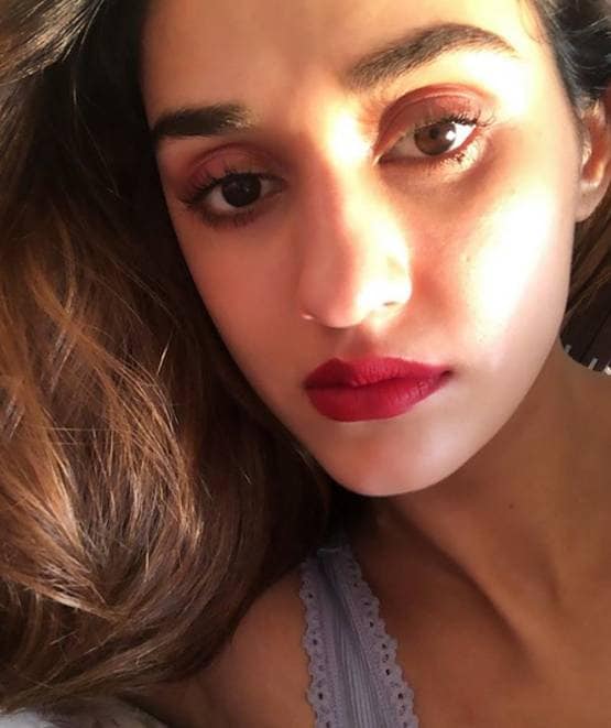 समंदर किनारे दिशा पाटनी का कैंडिड पोज, मोनोकनी में दिखीं ग्लैमरस