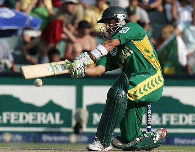 गांजा फूंकते पकड़ा गया था यह अफ्रीकी क्रिकेटर, शराब के नशे में ठोके 175 रन