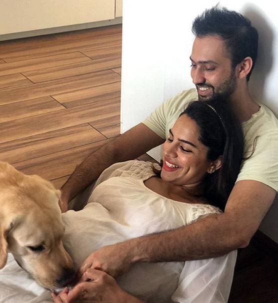 बेबी बंप बढ़ने से एक्ट्रेस को फिट नहीं हो रहे कपड़े, डिलीवरी का इंतजार