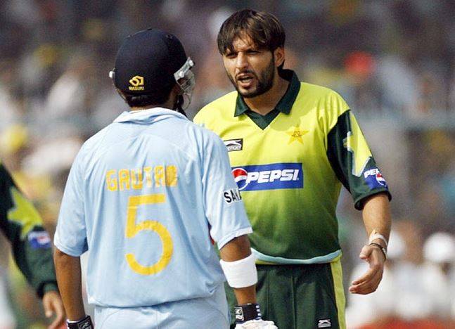 गंभीर ने आफरीदी को दिया जवाब,  इमरान खान-बाजवा को कहा 'जोकर'