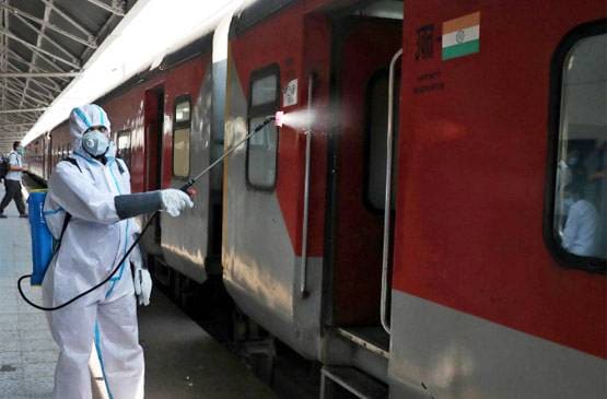 दक्षिण एशिया में क्यों इतना जानलेवा नहीं हो पाया कोरोना?