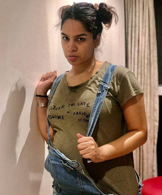 पति संग कुमकुम भाग्य की एक्ट्रेस का रोमांटिक अंदाज, फ्लॉन्ट किया बेबी बंप