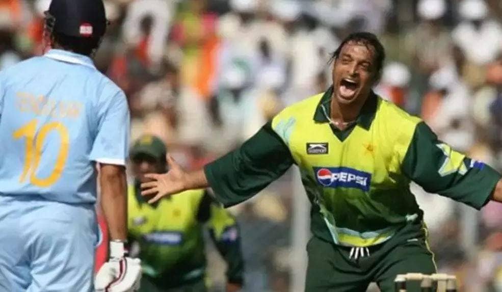 पूर्व PAK खिलाड़ी ने कहा- कराची में डर गए थे सचिन, इस वजह से मूंद ली आंखें