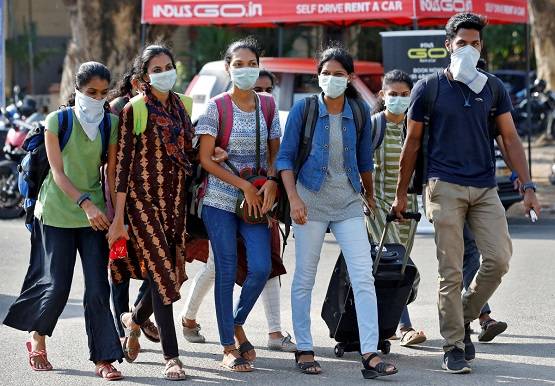 कोरोना: घर से बाहर खुली हवा में ले सकेंगे सांस, बस साथ रखें ये 5 चीजें