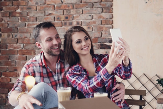 पार्टनर से कुछ ना छिपाएं