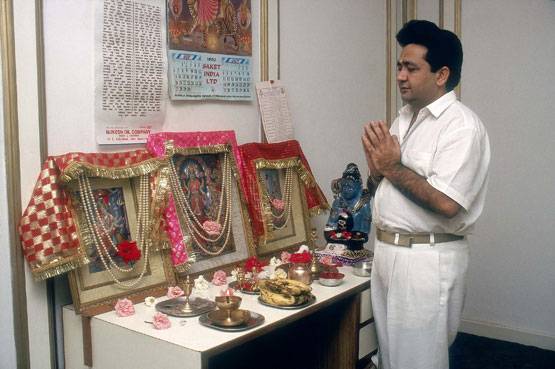 जब गुलशन ने अंडरवर्ल्ड को कहा, इतने रु. में वैष्णो देवी में भंडारा करा दूंगा