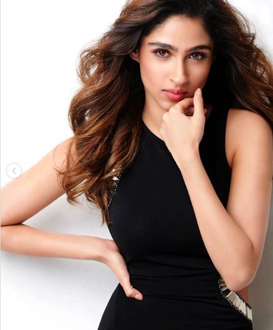 बॉलीवुड के लिए तैयार ऋतिक की कजिन, एक्टर ने लिखी स्पेशल पोस्ट