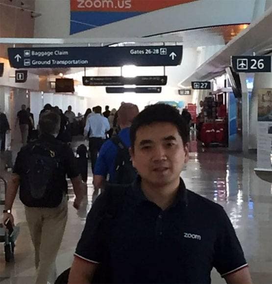 इंग्लिश नहीं बोल पाते थे Zoom ऐप के CEO, आज इतनी संपत्ति के मालिक