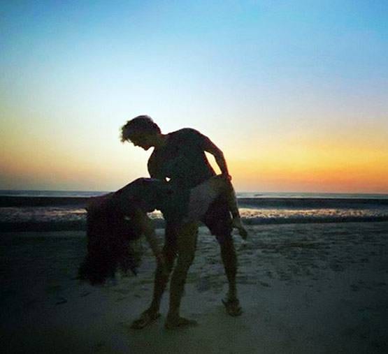 समंदर किनारे नजर आईं मिलिंद सोमन की पत्नी अं‍किता, शेयर की थ्रोबैक फोटो