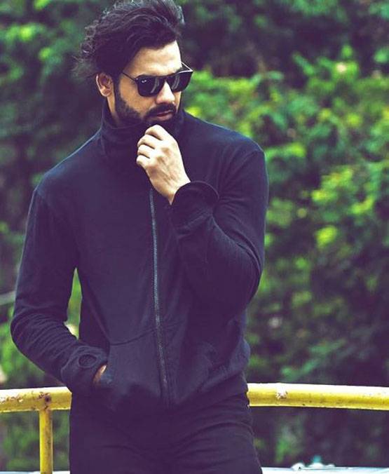 खराब इंग्लिश और देसी पर्सनालिटी के चलते हुआ रिजेक्ट, आज है टीवी का बड़ा चेहरा