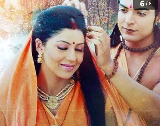 राम-सीता स्वयंवर में लगे थे 100 किलो फूल, हवाई जहाज का लिया गया था सहारा