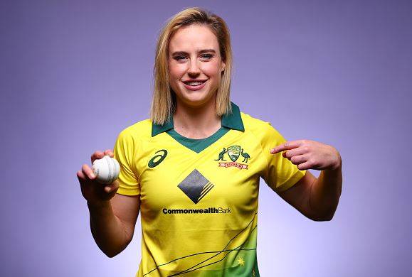 AUS की खूबसूरत क्रिकेटर को पसंद आया विजय के डेट का ऑफर, रखी ये शर्त