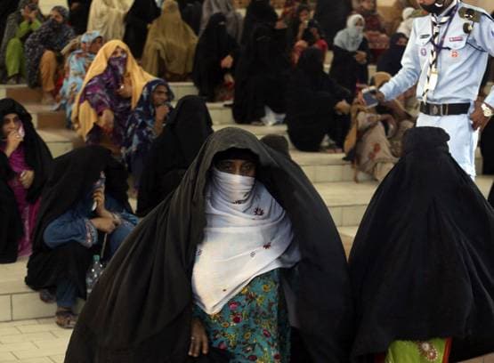 स्टडी में दावा- UK में भारतीय-पाकिस्तानियों को कोरोना से मौत का ज्यादा खतरा