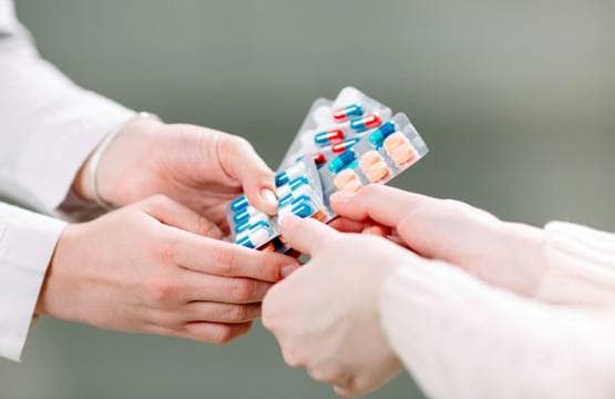 कोरोना के इलाज में असरदार नजर आ रही ये दवा, ट्रायल को मंजूरी