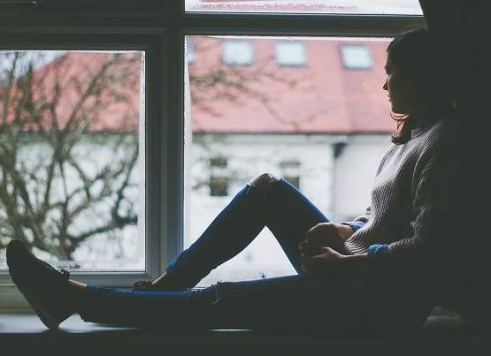 कोरोना त्रासदी: रेंट के बदले शारीरिक संबंध की डिमांड कर रहे मकान मालिक