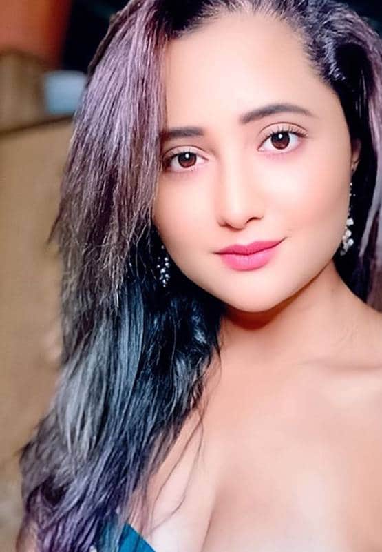 रश्मि देसाई ने एंजेल लुक में शेयर की फोटो, सोशल मीडिया पर वायरल