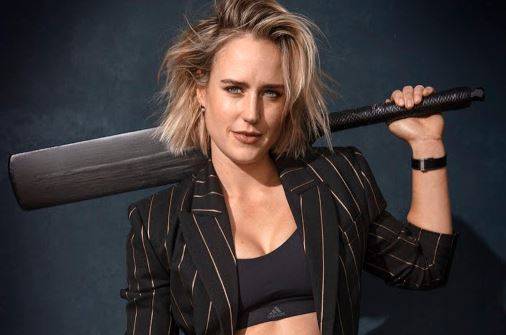 AUS की खूबसूरत क्रिकेटर को पसंद आया विजय के डेट का ऑफर, रखी ये शर्त