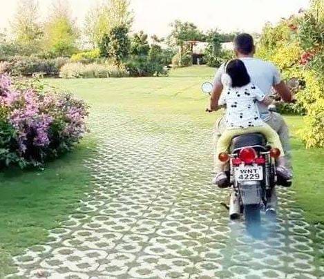 धोनी के लेटेस्ट लुक पर चहल की गुगली, किया ये मजेदार कमेंट