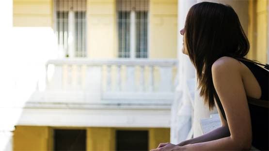 एक्सपर्ट का दावा- कोरोना से बचाव के लिये 10 मिनट धूप लेना जरूरी