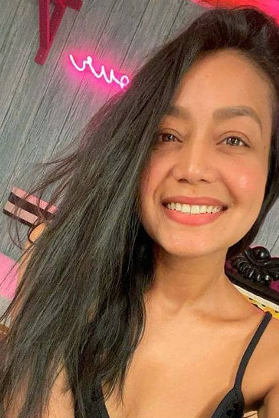 लॉकडाउन के बाद आदित्य नारायण का साथ चाहती हैं नेहा कक्कड़? शेयर की तस्वीर