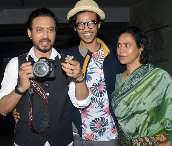 कॉलेज दिनों में  ऐसे एक्टिंग प्रैक्टिस करते थे इरफान, बेटे ने शेयर की फोटो