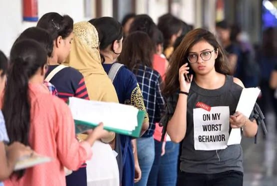 प्रमोशन मिलने पर कितनी होती है IAS की सैलरी, जानें- UPSC से जुड़ी ये बातें