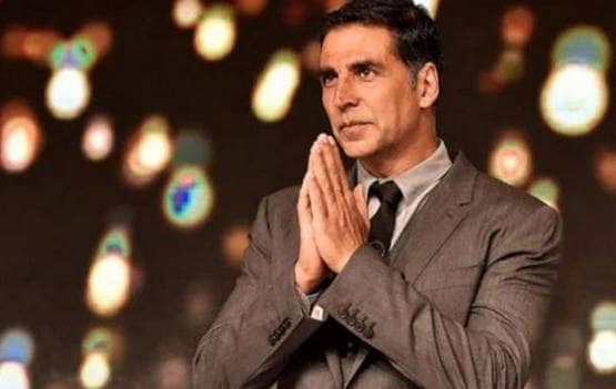 लॉकडाउन के बीच मुंबई में पहली शूटिंग, डायरेक्टर आर बाल्की संग दिखे अक्षय