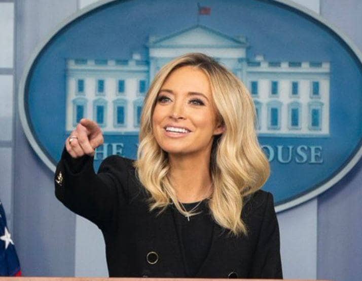 ट्रंप की प्रेस सेक्रेटरी ने लीक की उनके बैंक खातों की जानकारी