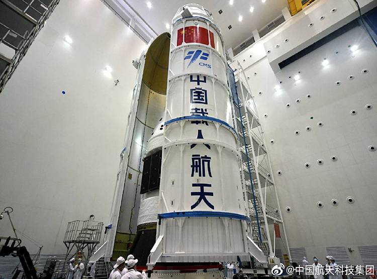 न्यूयॉर्क के ऊपर से गुजरते हुए अटलांटिक महासागर में गिरा चीन का रॉकेट