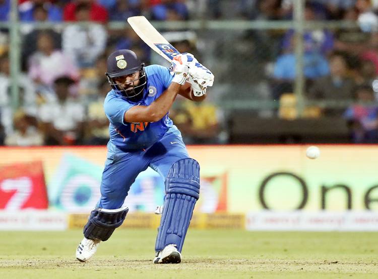 रोहित बोले- धोनी की बात नहीं मानता तो वनडे में 200 नहीं जड़ पाता