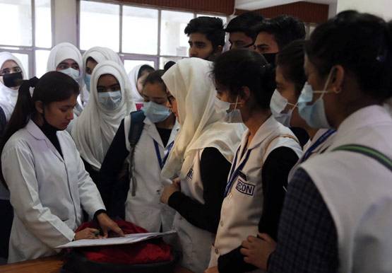 World Nurses Day: नर्सिंग में विदेश में भी जॉब के मौके, बनाएं करियर