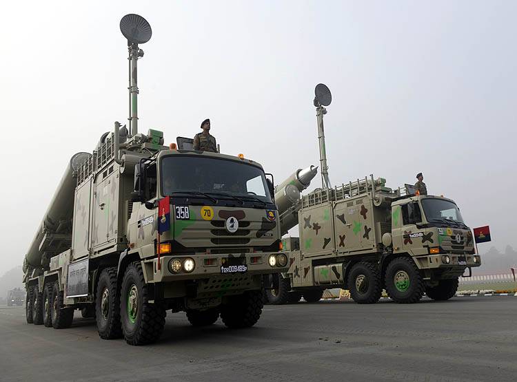 बॉर्डर-हवा-समंदर में कड़ी टक्कर, जानिए क्या है भारत और चीन की सैन्य क्षमता