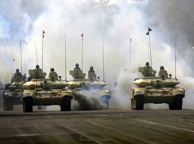 बॉर्डर-हवा-समंदर में कड़ी टक्कर, जानिए क्या है भारत और चीन की सैन्य क्षमता