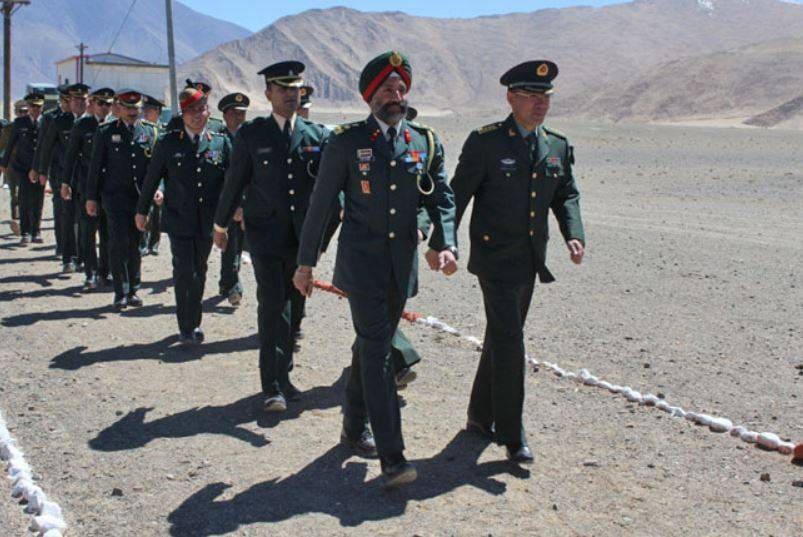 लद्दाख में चीनी सेना ने भारतीय जवानों पर बरसाए पत्थर, मिला माकूल जवाब