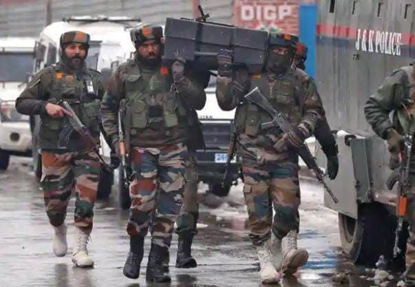 J&K: हंदवाड़ा में CRPF पर फिर हमला, महज 48 घंटे में शहीद हो गए 8 वीर जवान