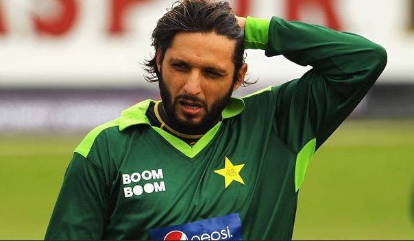 अब युवी के निशाने पर आफरीदी, कहा- घटिया बातें बर्दाश्त नहीं