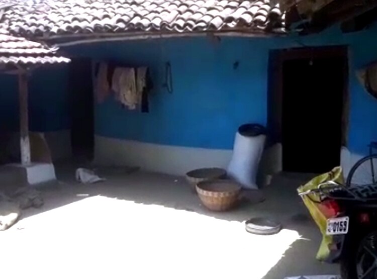 मृतक का घर 