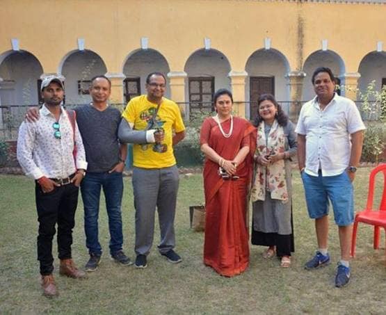 थिएटर के जाने माने आर्टिस्ट हैं अमिताभ के ये को-स्टार, आपने पहचाना?