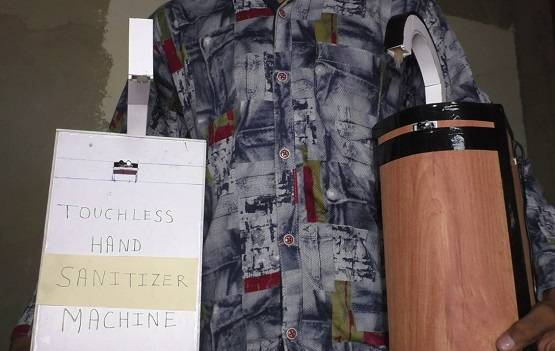 वाराणसी: गर्मी से बचाने के लिए भगवान को पिलाई गई कोल्ड ड्रिंक