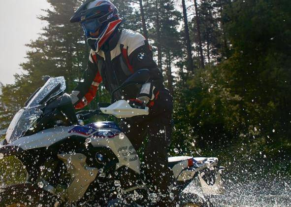 BMW की ये दो दमदार बाइक्स लॉन्च, कीमत लग्जरी कार से भी अधिक