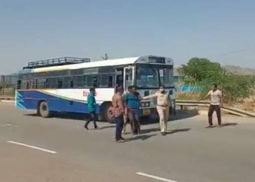 लॉकडाउन से हुआ परेशान, सरकारी बस चुराकर सफर पर निकला युवक