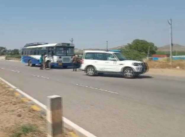 लॉकडाउन से हुआ परेशान, सरकारी बस चुराकर सफर पर निकला युवक