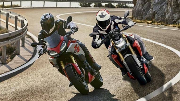BMW की ये दो दमदार बाइक्स लॉन्च, कीमत लग्जरी कार से भी अधिक