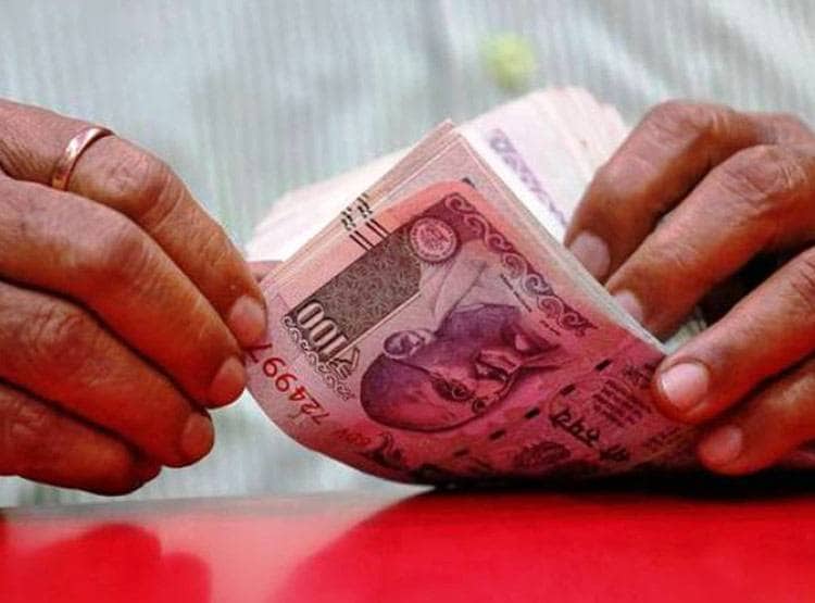 रिलायंस में निवेश के लिए बैंकों में होड़, NCD में लगाए 10000 करोड़