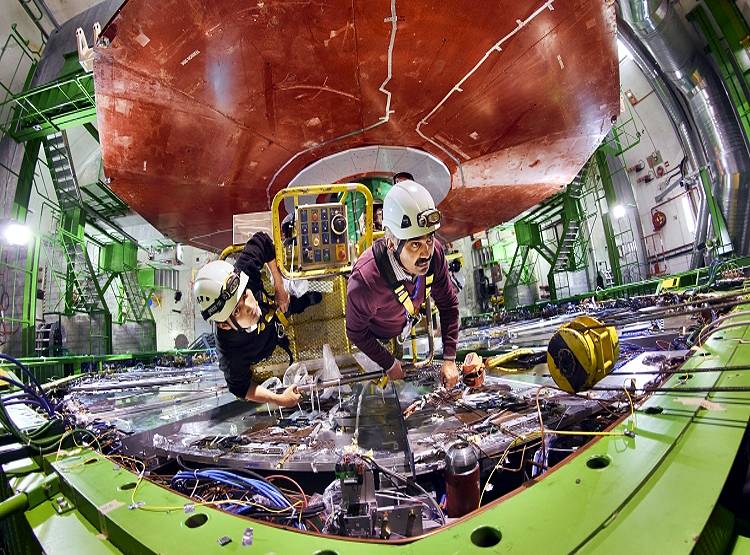 कोरोनाः ईश्वरीय कण की खोज करने वाला महाप्रयोग फिर हुआ शुरू