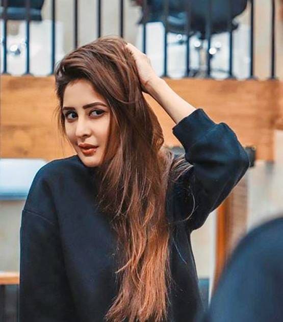 डिप्रेशन में चाहत खन्ना, बोलीं- वीडियो कॉल के जरिए काउंसलर से संपर्क में