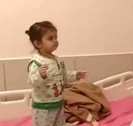 कोरोना पॉजिटिव 15 माह की बच्ची ने डॉक्टर को दिया फ्लाइंग किस