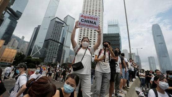 चीन के खिलाफ लामबंद हुए दुनिया के ये चार बड़े देश, ब्रिटेन ने धमकी भी दी